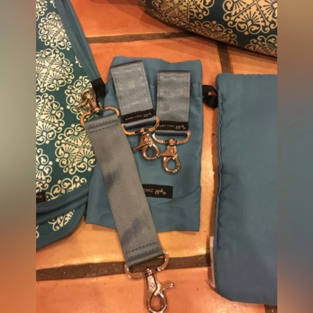 Petunia Pickle Bottom **Bundle** Diaper Bag and Accessories